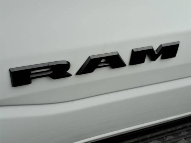 2026 Ram 1500 Express Crew Cab 4x4 5'7" Box