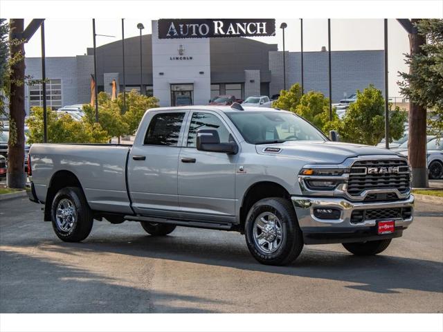 2026 RAM Ram 3500 RAM 3500 TRADESMAN CREW CAB 4X4 8 BOX