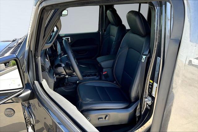 2026 Jeep Gladiator GLADIATOR SAHARA 4X4