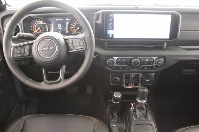 2026 Jeep Gladiator GLADIATOR SAHARA 4X4