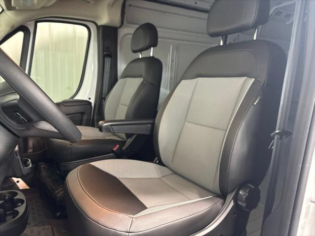 2026 Ram ProMaster Cargo Van Tradesman High Roof 159 WB w/Pass Seat