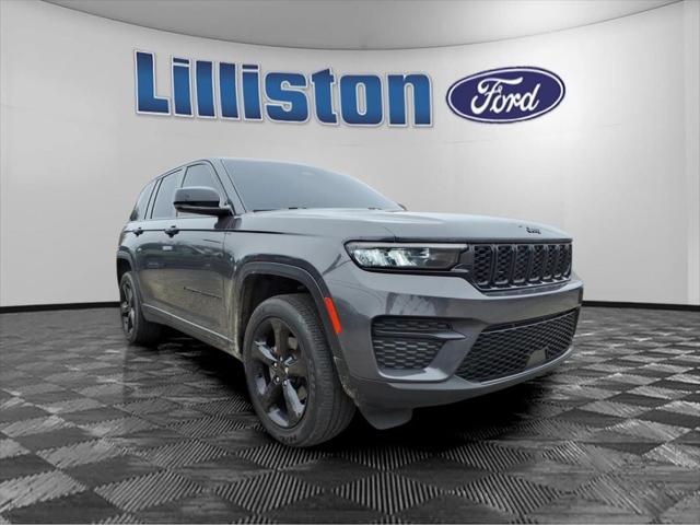 2023 Jeep Grand Cherokee Altitude 4x4 2023 Jeep Grand Cherokee Altitude 4x4