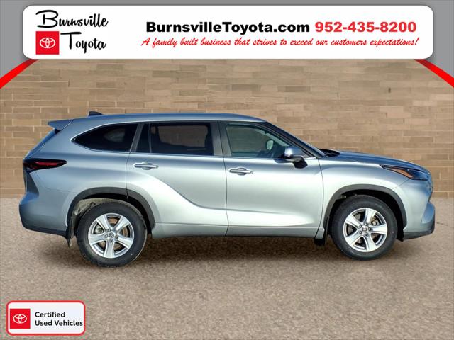 Used 2024 Toyota Highlander LE with VIN 5TDKDRBH7RS562217 for sale in Burnsville, Minnesota
