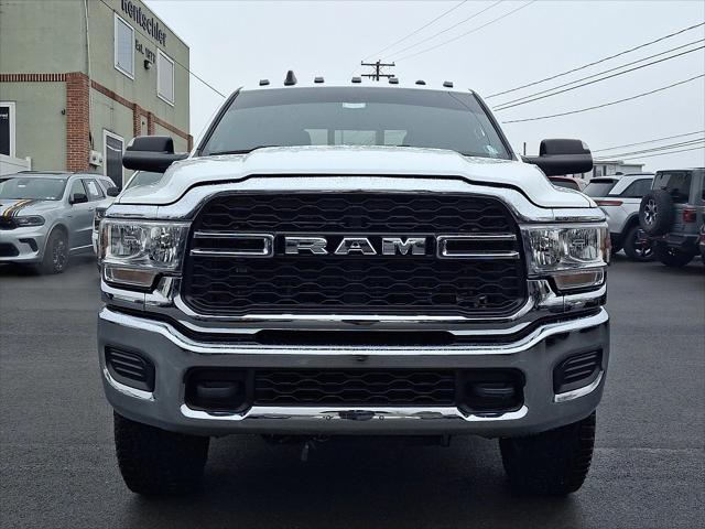 2022 RAM 3500 Tradesman Crew Cab 4x4 64 Box 2022 RAM 3500 Tradesman Crew Cab 4x4 64 Box