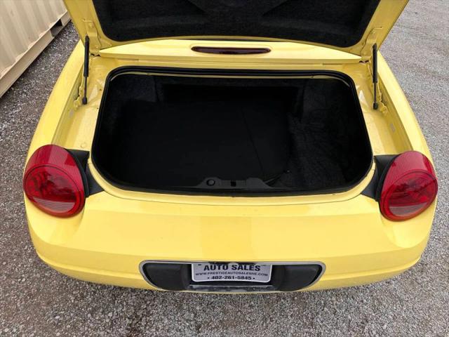 2002 Ford Thunderbird Base