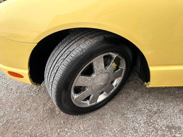 2002 Ford Thunderbird Base