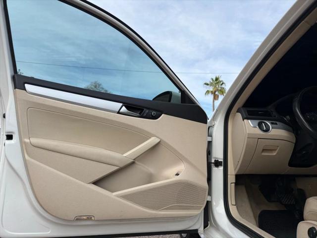 2013 Volkswagen Passat 2.5L SE