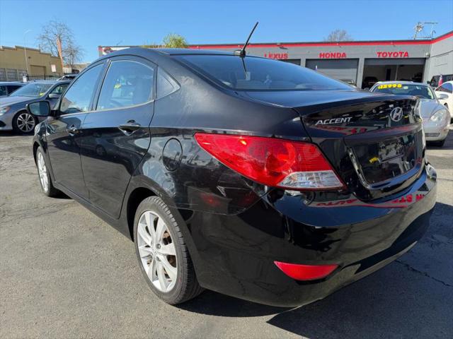 2012 Hyundai Accent GLS