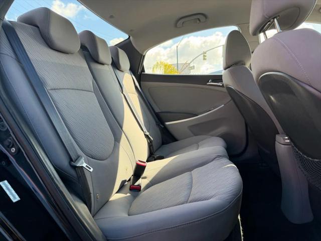 2012 Hyundai Accent GLS