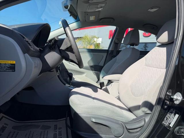 2012 Hyundai Accent GLS