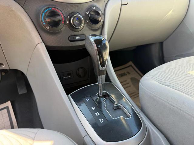 2012 Hyundai Accent GLS