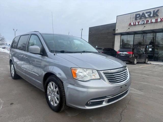 2015 Chrysler Town & Country Touring for sale in Lincoln Park, MI