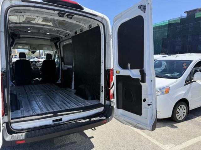 2023 Ford Transit Cargo Van Medium Roof w/LWB