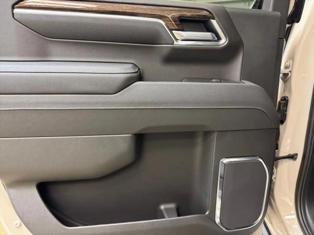 2026 GMC Sierra 1500 SLE Pickup 4D 6 1/2 ft