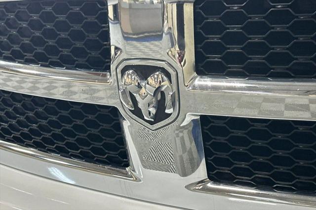 2018 Ram 1500 SLT Crew Cab 4x4 5'7" Box