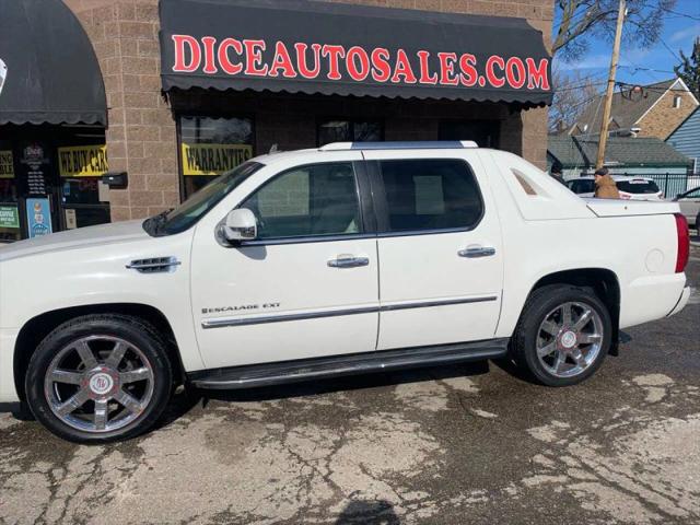 2008 Cadillac Escalade EXT Standard for sale in Lansing, MI
