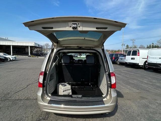 2015 Chrysler Town & Country Touring