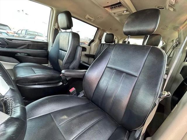 2015 Chrysler Town & Country Touring
