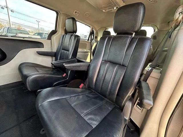 2015 Chrysler Town & Country Touring