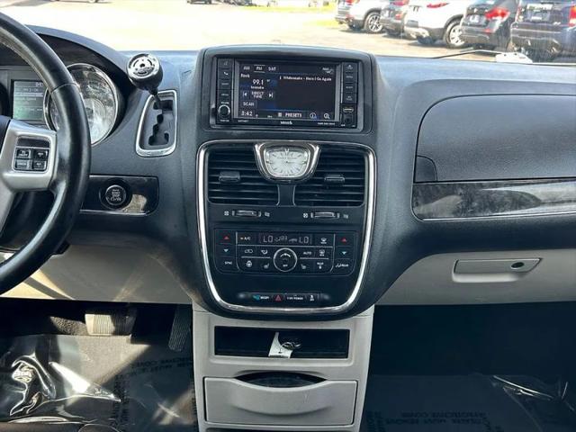 2015 Chrysler Town & Country Touring
