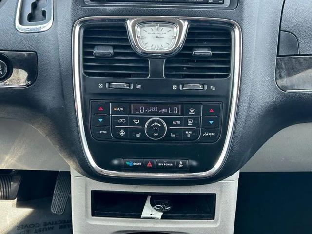 2015 Chrysler Town & Country Touring