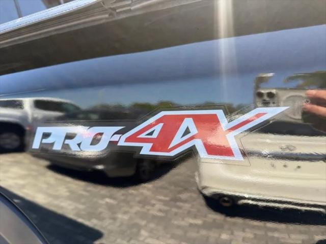 2022 Nissan Frontier Crew Cab PRO-4X 4x4