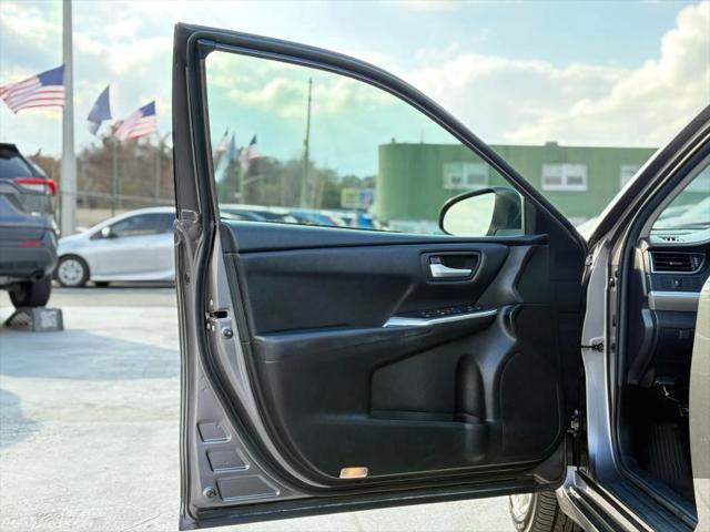 2017 Toyota Camry SE