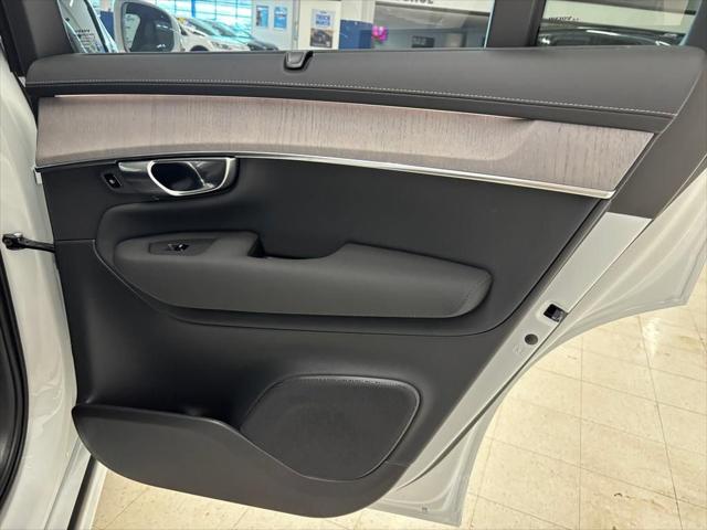 2026 Volvo XC90 Ultra, B6 AWD Gas (mild hybrid), Gasoline, Bright, 7 Seats
