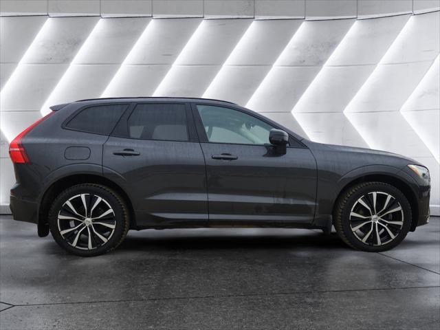 2023 Volvo XC60 B5 Plus Dark Theme