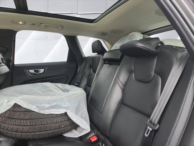 2023 Volvo XC60 B5 Plus Dark Theme
