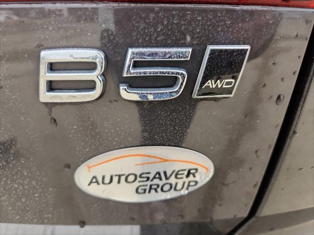 2023 Volvo XC60 B5 Plus Dark Theme