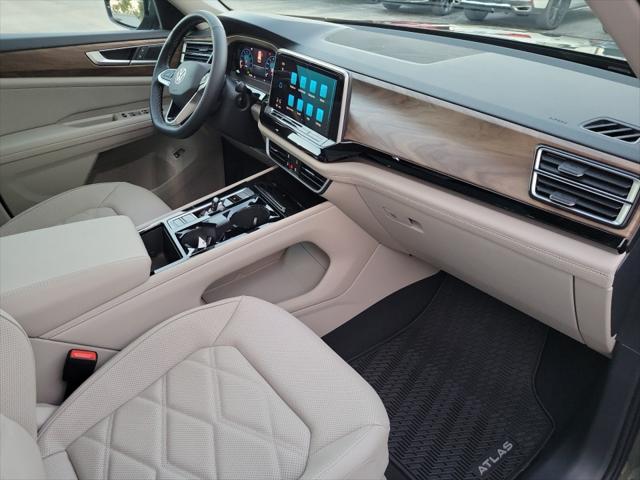 2026 Volkswagen Atlas SE with Technology