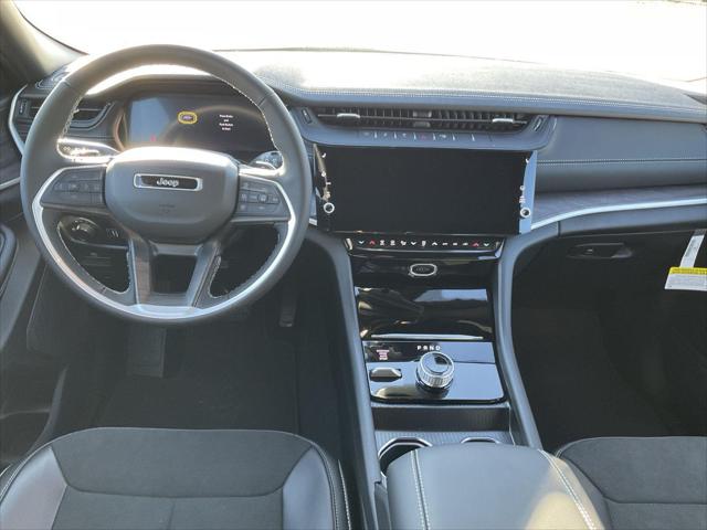 2026 Jeep Grand Cherokee L Altitude 4x4