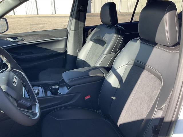 2026 Jeep Grand Cherokee L Altitude 4x4