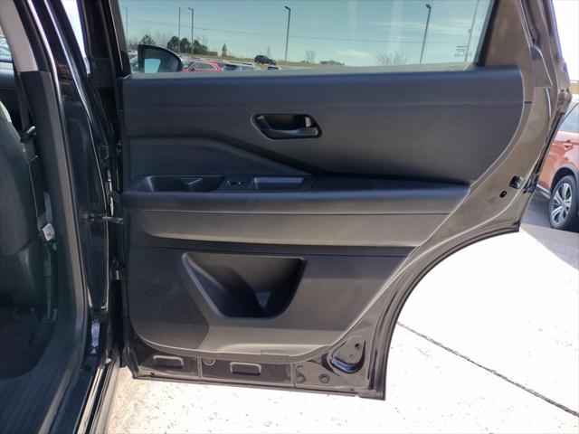 2023 Nissan Pathfinder SV 4WD