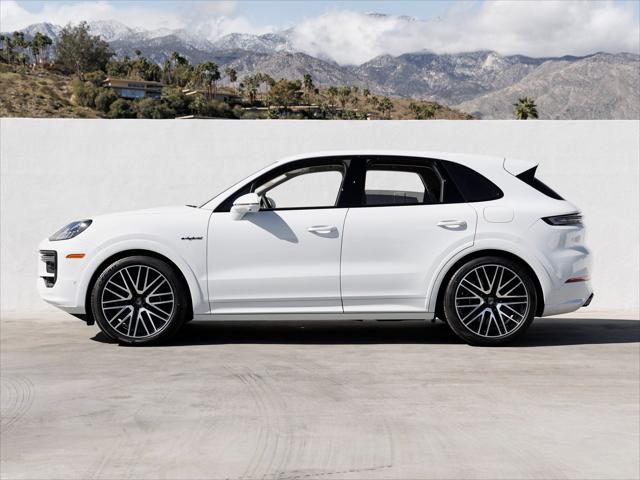 2026 Porsche Cayenne E-Hybrid Turbo