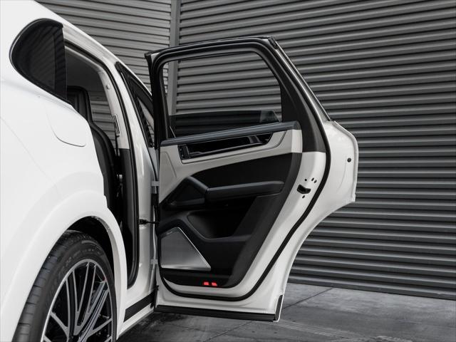 2026 Porsche Cayenne E-Hybrid Turbo