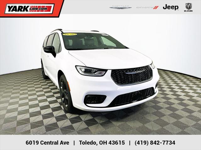 2026 Chrysler Pacifica Select AWD for sale in Toledo, OH