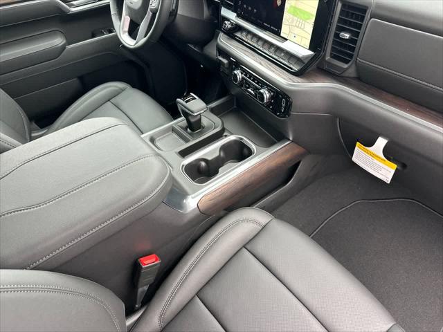 2026 GMC Sierra 1500 Crew Cab, Short Bed, SLT, RWD