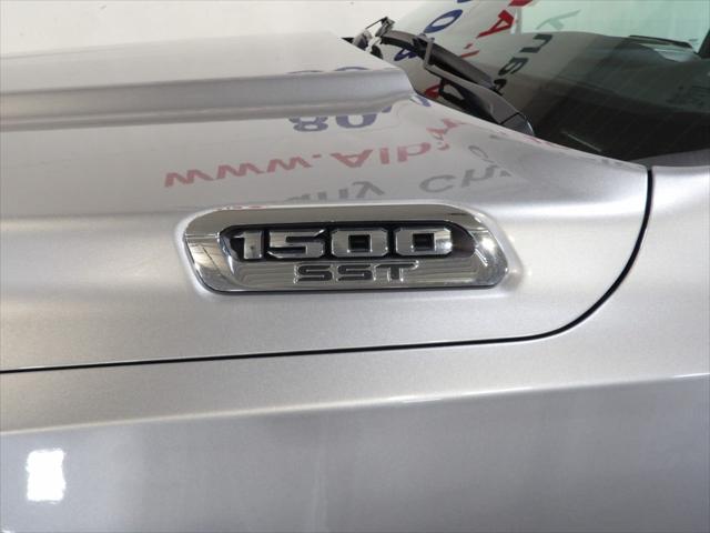 2025 Ram 1500 Big Horn Crew Cab 4x4 5'7" Box