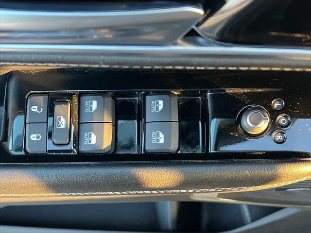 2023 Jeep Wagoneer Series II Carbide 4x4