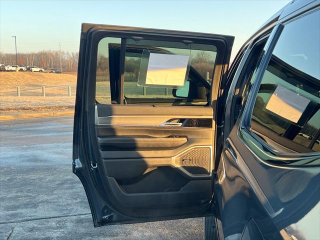 2023 Jeep Wagoneer Series II Carbide 4x4