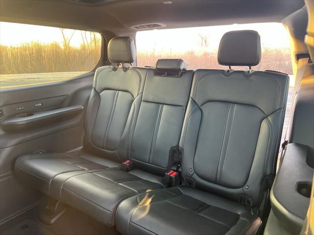 2023 Jeep Wagoneer Series II Carbide 4x4