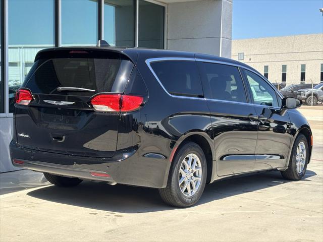 2026 Chrysler Voyager LX