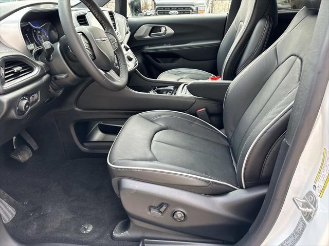 2026 Chrysler Pacifica Limited AWD
