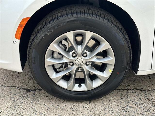 2026 Chrysler Pacifica Limited AWD