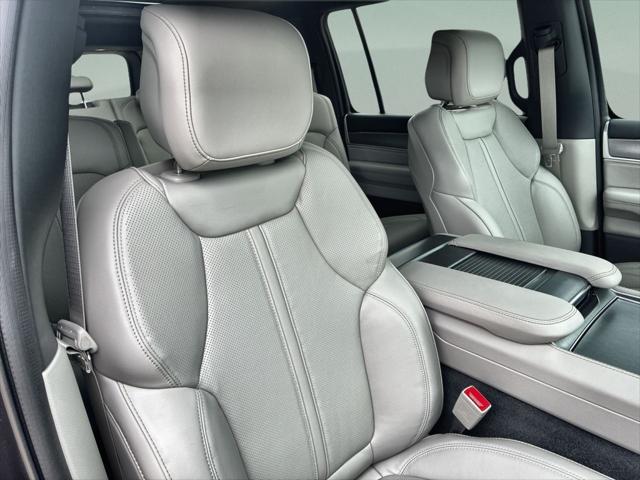 2026 Jeep Grand Wagoneer 4x2