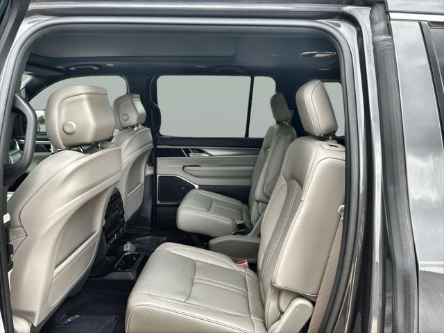 2026 Jeep Grand Wagoneer 4x2
