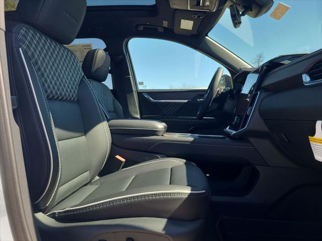 2026 GMC Acadia Denali AWD