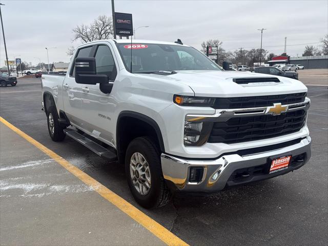 2025 Chevrolet Silverado 2500HD 4WD Crew Cab Standard Bed LT